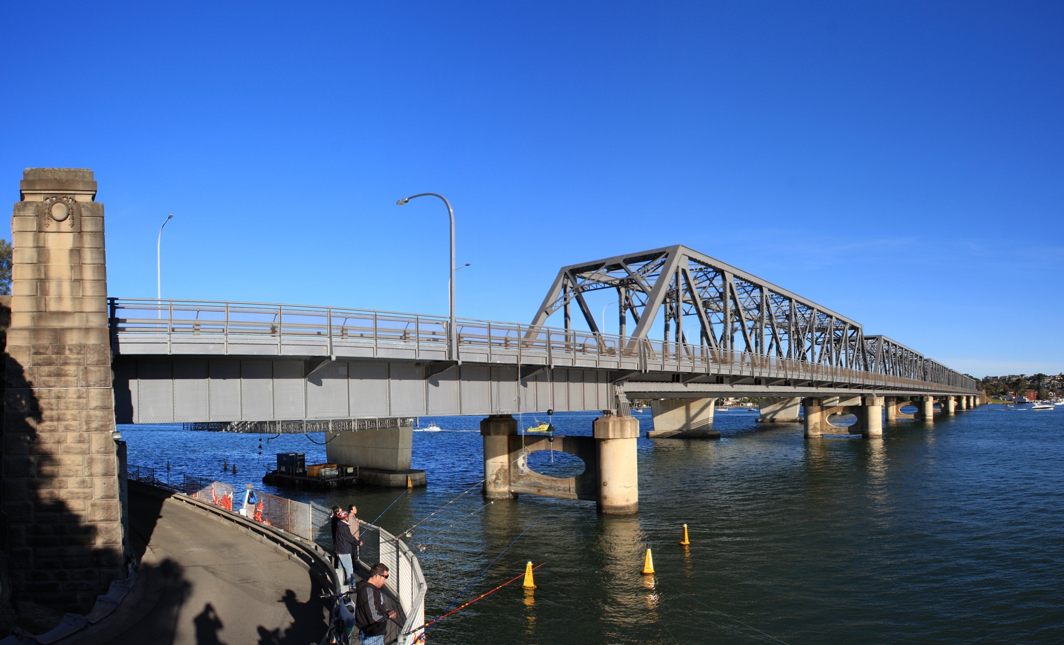 Tom_ugly_bridge_1