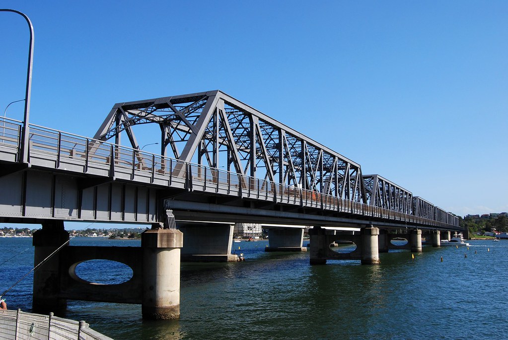 Tom_ugly_bridge_2
