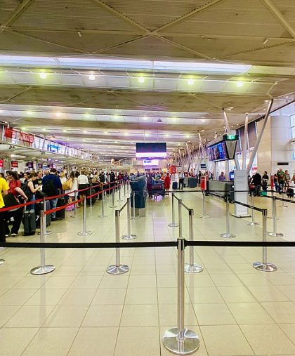 800px-Sydney_Airport_Virgin_Australia_Terminal_2 800px-Sydney_Airport_Virgin_Australia_Terminal_2